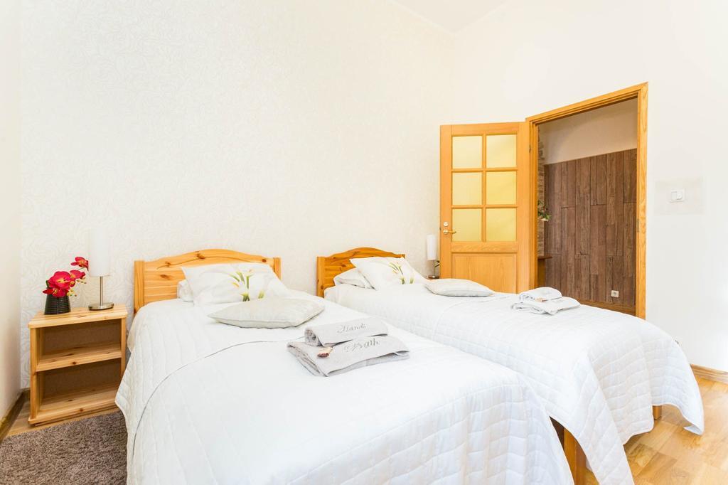 Orchid Apartment Old Town Talin Exterior foto